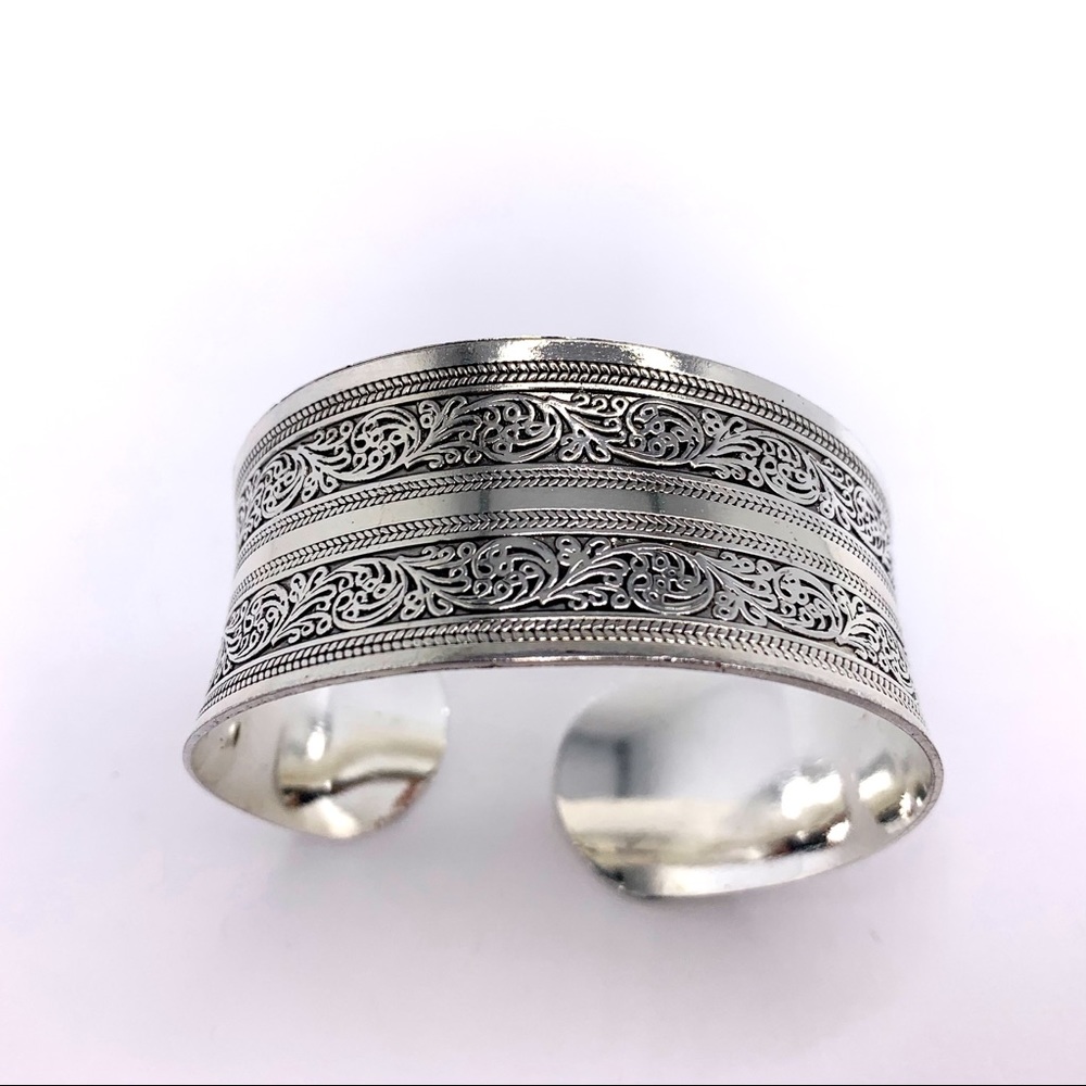 Stainless Steel Bangle Bracelet Women’s 1 Size - Picture 5 of 5